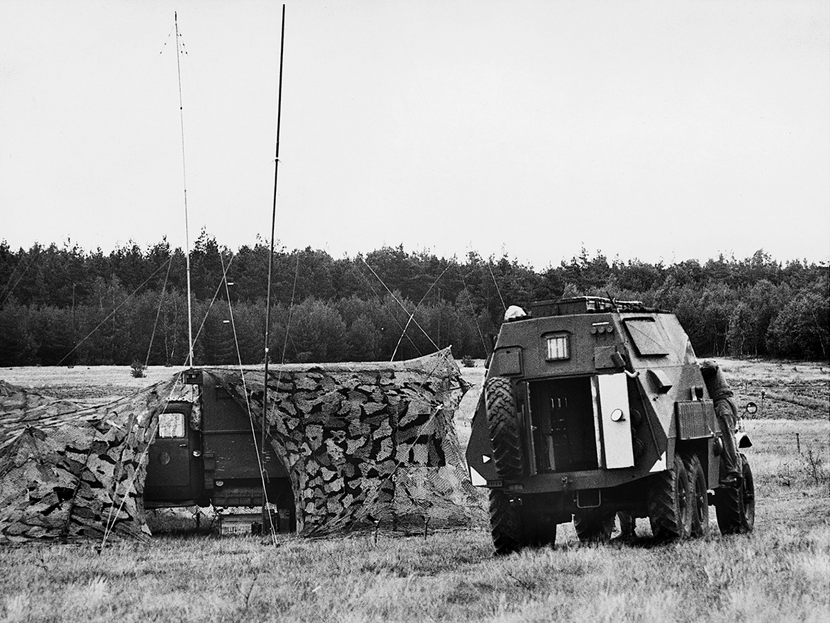 Машина управления БТР-152У, он же Schützenpanzerwagen SPW-152U в обозначении Армии ГДР. Если верить отчёту Бундестага, на 1991 год в Германии ещё оставались 745 БТР-152В1 и 14 БТР-152К.