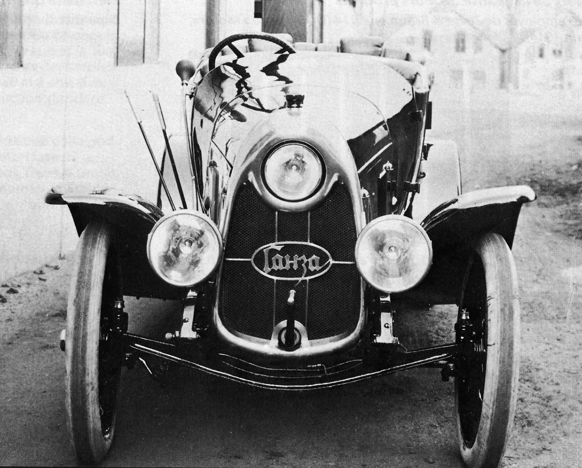 Hansa G 12‑36 PS с кузовом «торпедо», показанная на Международной автомобильной выставке в Санкт-Петербурге в 1913 году. Сконструировал машину выдающийся германский экспериментатор Эрнст Нойман-Неандер. Марка Hansa транскрибирована как «Ганза».