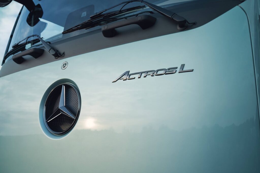 Мечта дальнобойщика: обзор тягача Mercedes-Benz Actros L второго поколения