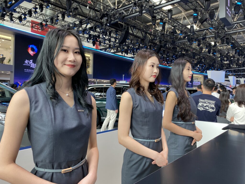 Девушки автосалона в Пекине