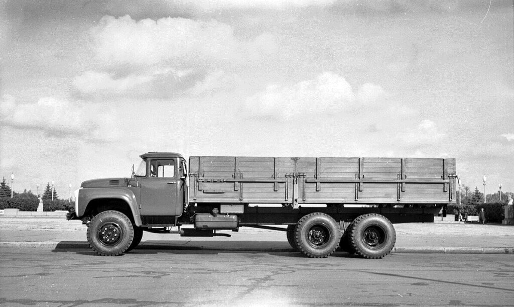 Самые тяжелые грузовики ЗИЛ: история от начала и до конца