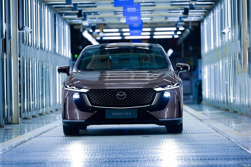 Mazda EZ-6 выходит на рынок: все подробности и фото новинки